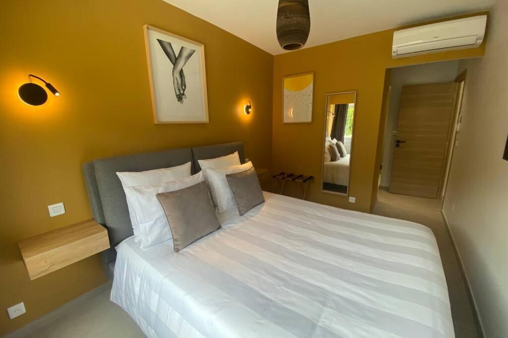 Rez De Villa De Charme-Piscine-3 Chambres 6 Pers Saint-Raphaël Eksteriør billede